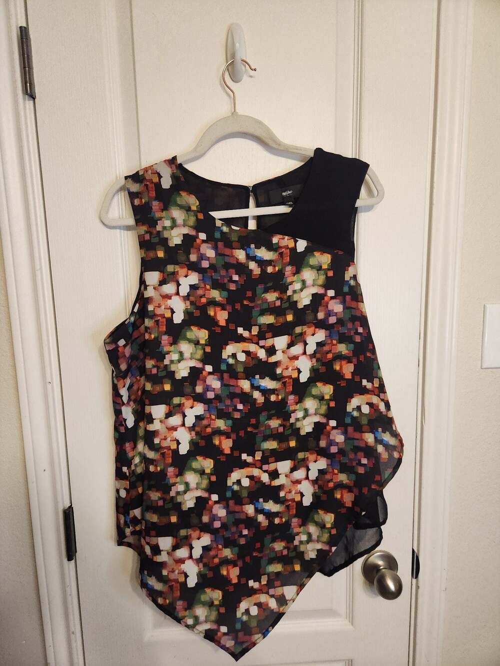Plus size Women's Sleeveless Layered Abstract Print Tank Top